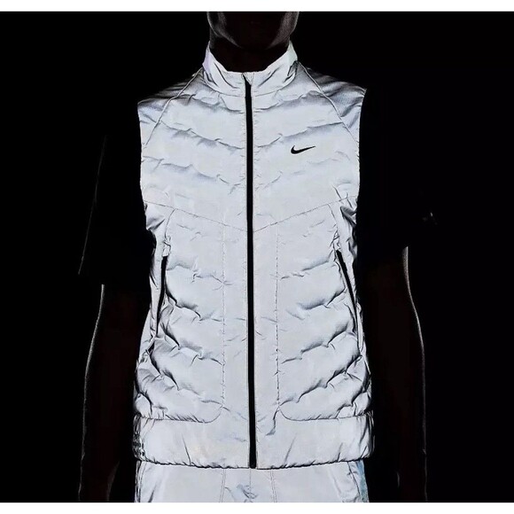 Men's L - Nike Run Division Therma-FIT ADV Reflective Running Vest  FZ1131-035 - Picture 1 of 5